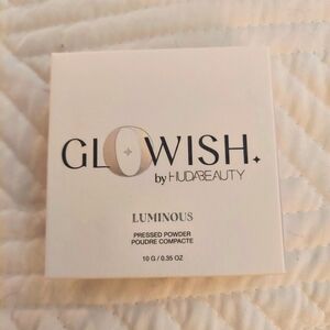 Glowing Pressed Powder